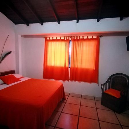 Hotel Cocos Salinas  Exterior photo